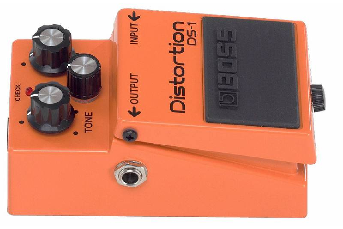 Педаль эффектов BOSS DS-1