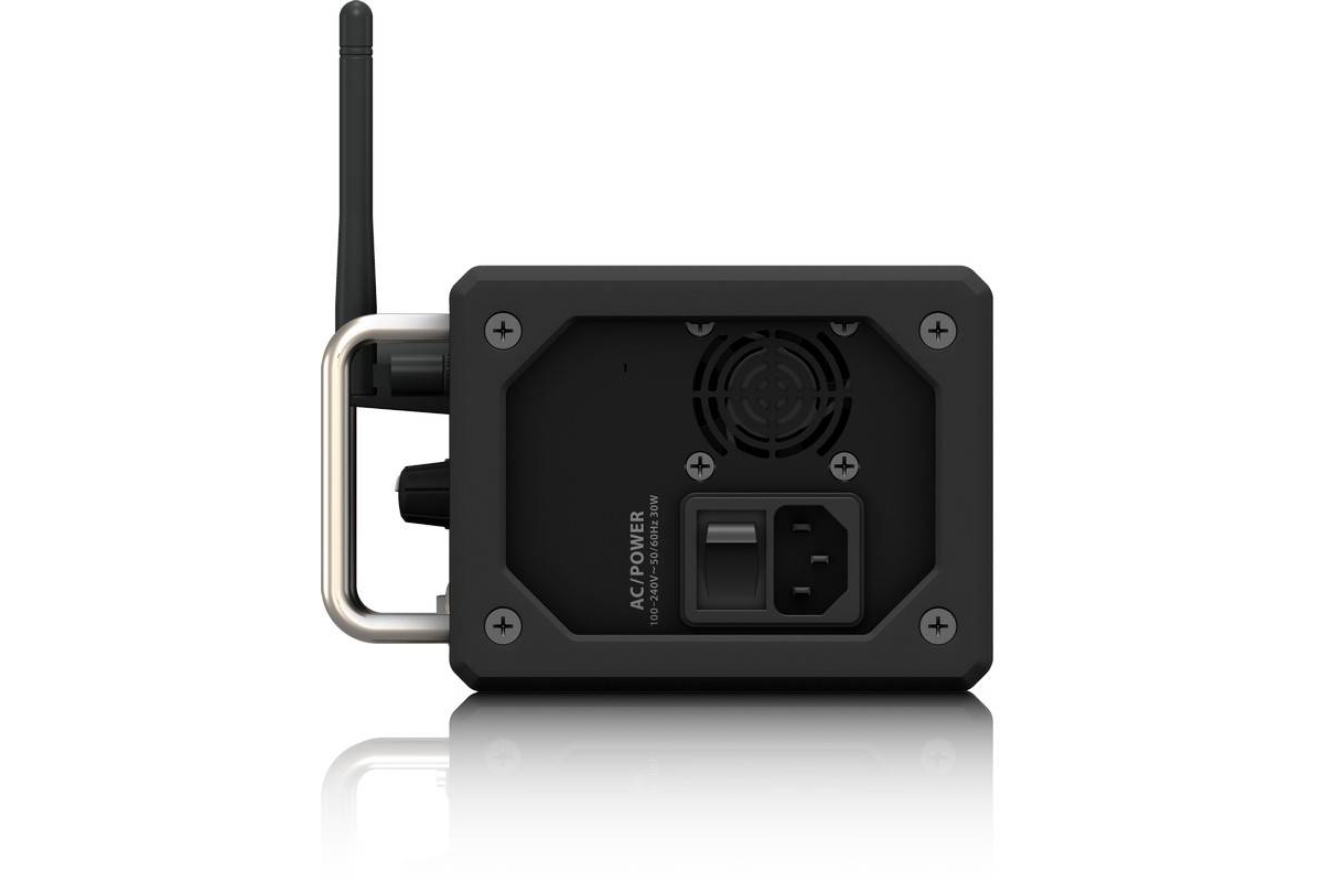 Микшерный пульт BEHRINGER X AIR XR 12