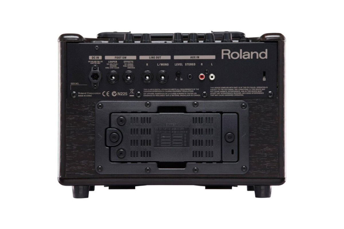 ROLAND AC33RW Гітарний комбопідсилювач