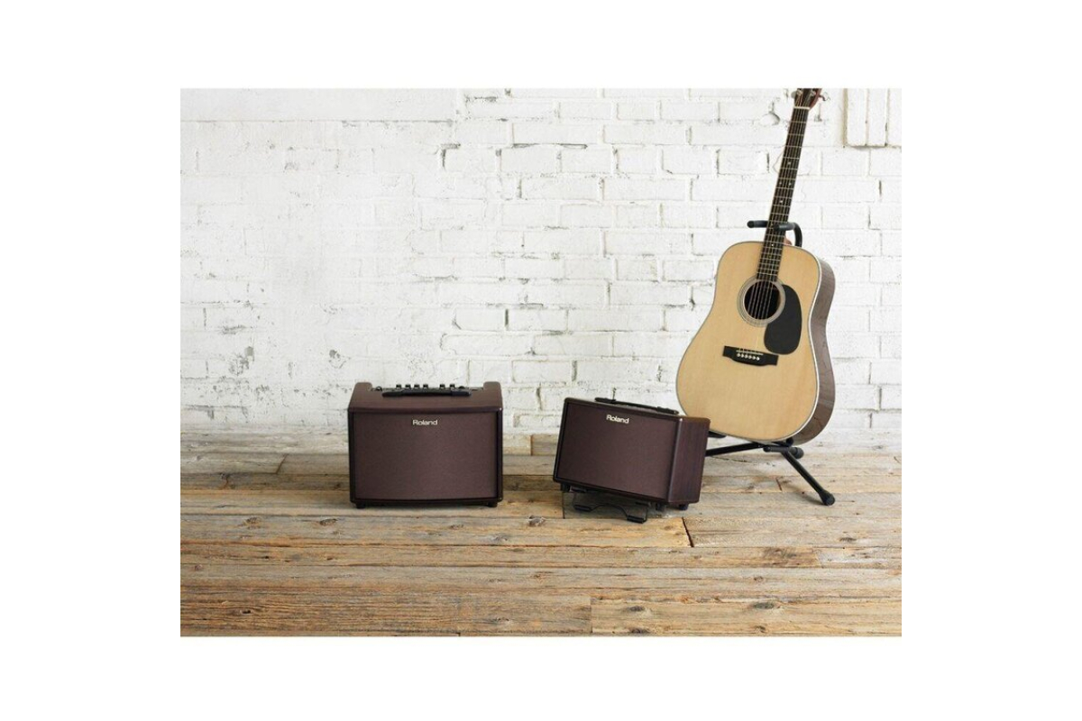 ROLAND AC33RW Гітарний комбопідсилювач