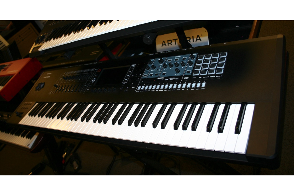 ROLAND FANTOM 7 Рабочая станция