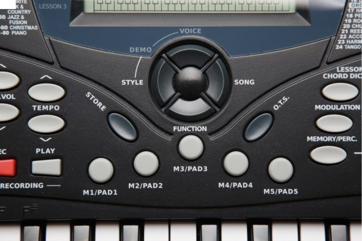 Синтезатор KURZWEIL KP30
