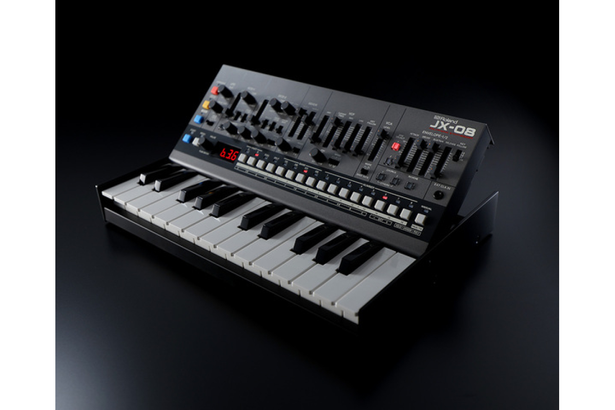 ROLAND JX-08 Синтезатор