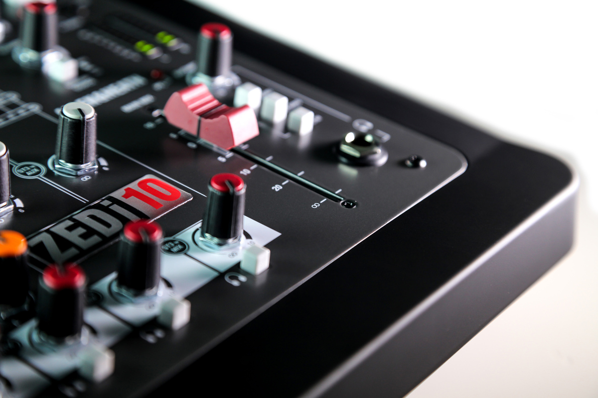 Микшерный пульт ALLEN HEATH ZEDi-10
