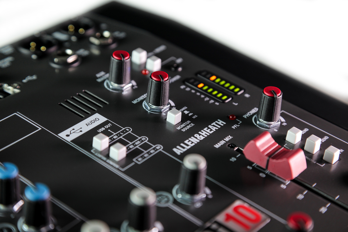Микшерный пульт ALLEN HEATH ZEDi-10