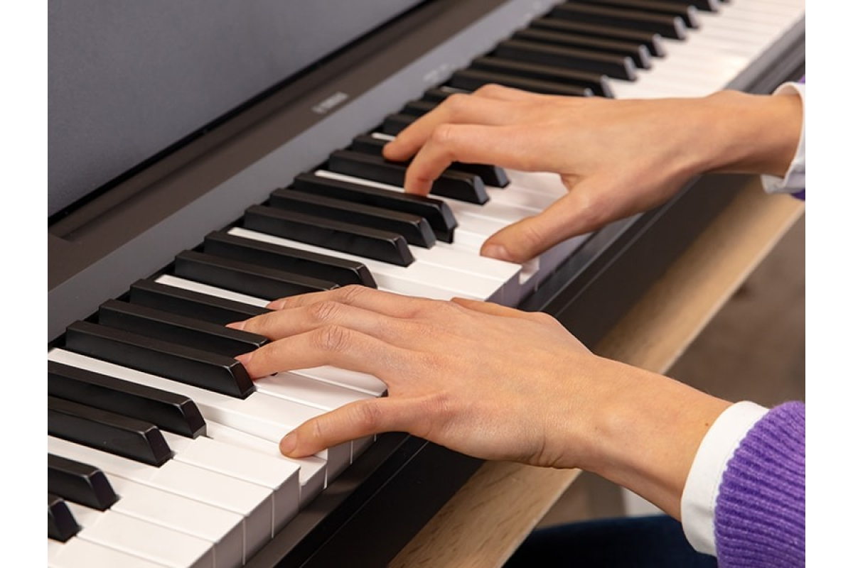Цифрове піаніно YAMAHA P-145