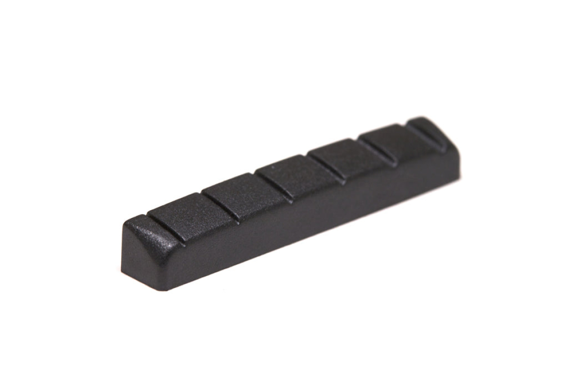 Порожек GRAPH TECH PT-6226-00