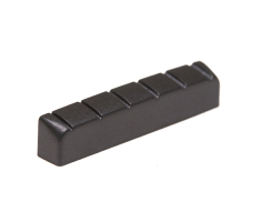 Порожек GRAPH TECH PT-6225-00