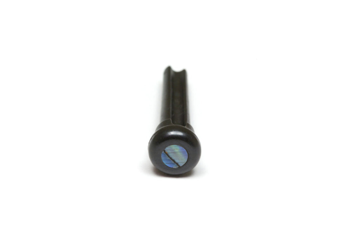 Набір кілочків GRAPH TECH PP-2000-00 TUSQ Bridge Pins 4mm Black / Paua Dot (6 Pcs)