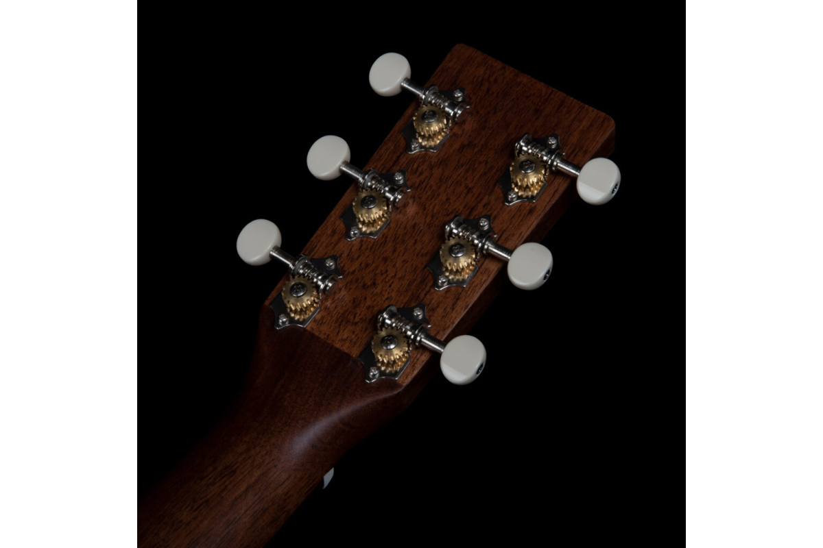 Art and Lutherie Legacy Natural EQ Гітара акустична