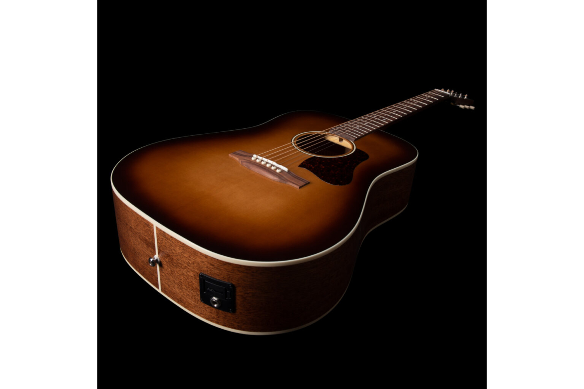 Art and Lutherie Americana Light Burst GT EQ Гітара акустична