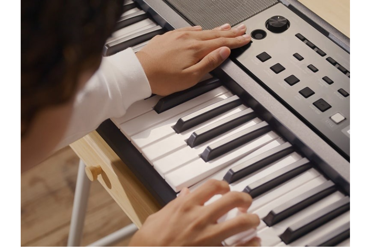Синтезатор YAMAHA PSR-E383