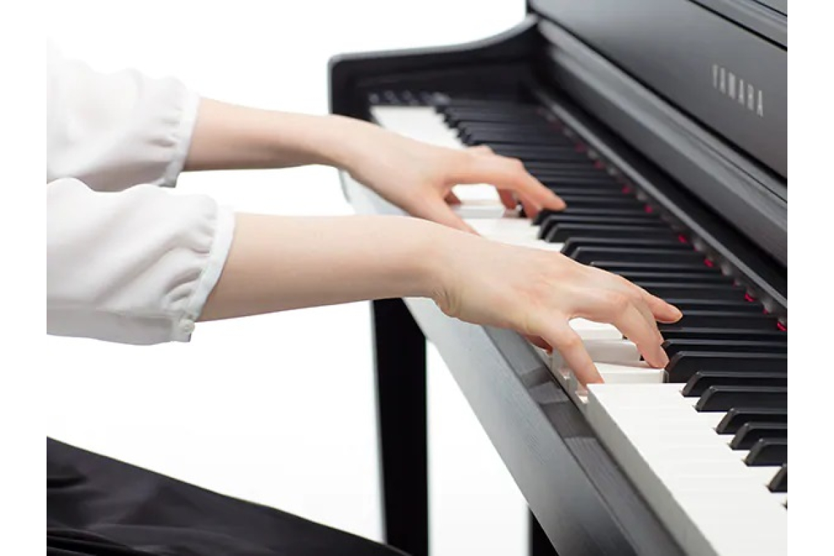 Цифровое пианино YAMAHA CLP-735R
