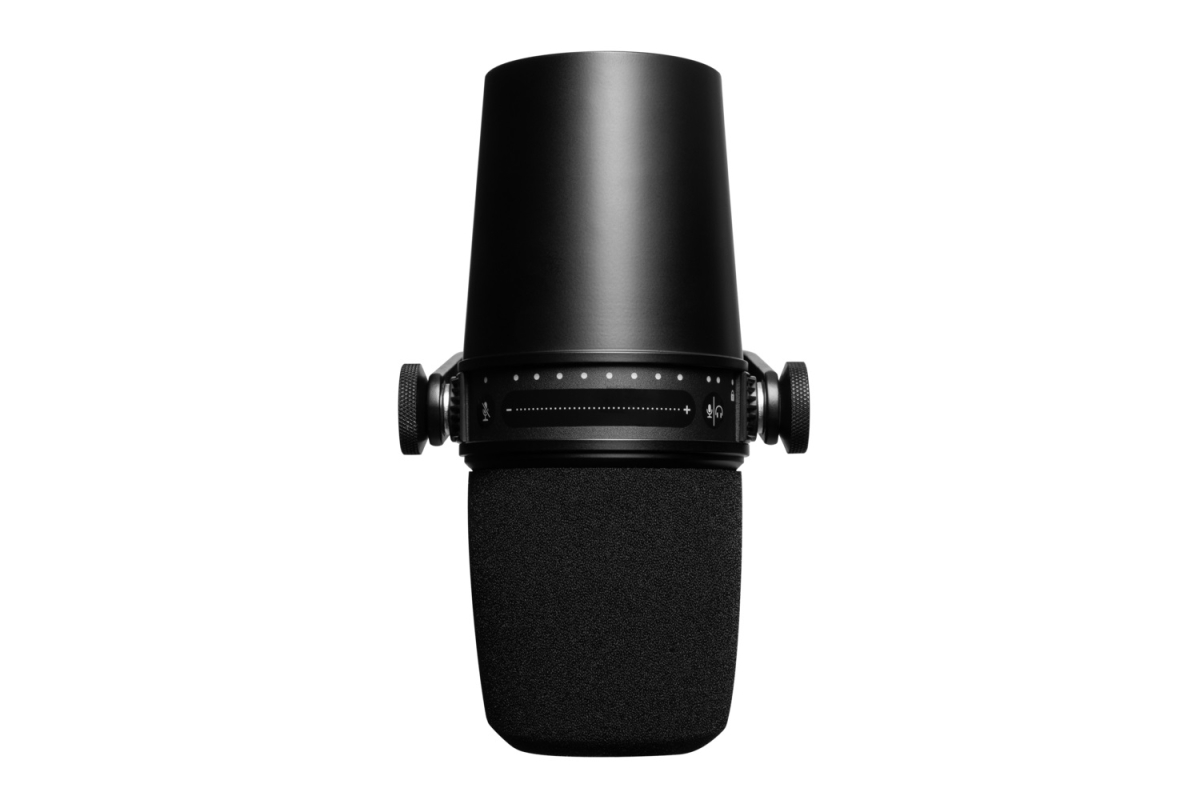 Микрофон SHURE MV7+-K-BNDL