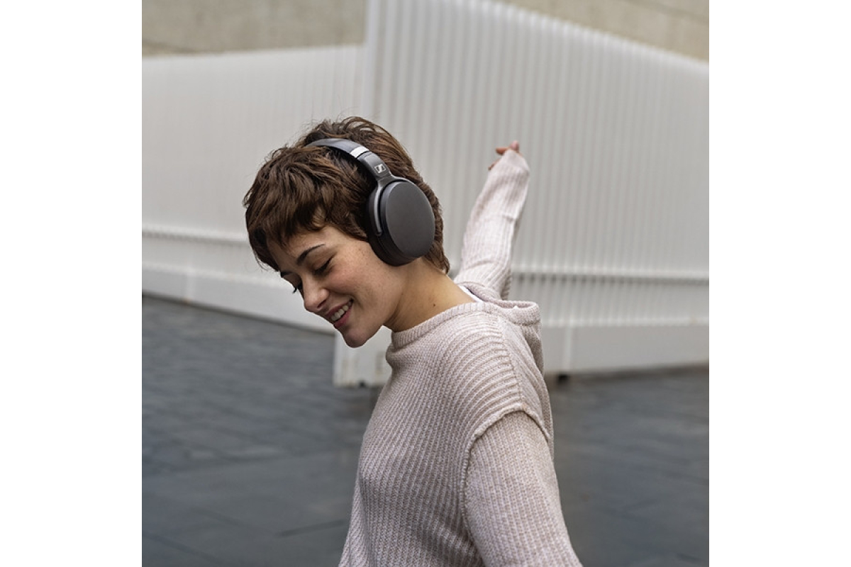 Навушники SENNHEISER HD 450 BT Black