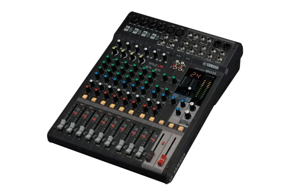 Микшерный пульт YAMAHA MG12X CV