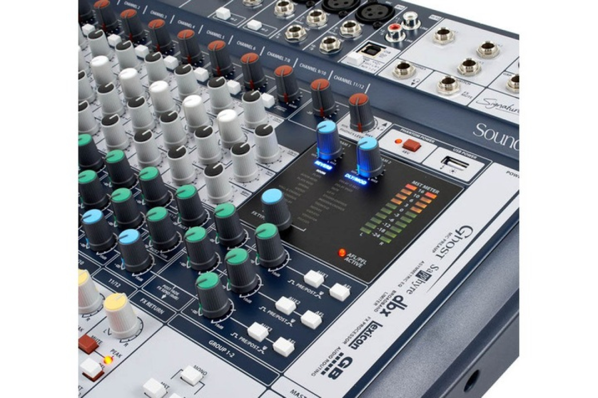 Микшерный пульт SOUNDCRAFT SIGNATURE 12