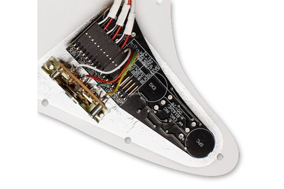 Пікгард зі звукознімачами EMG DG20 IVORY