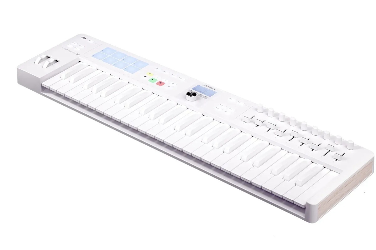 MIDI клавиатура ARTURIA KEYLAB ESSENTIAL 49 MK3 ALPINE WHITE PIGMENTS