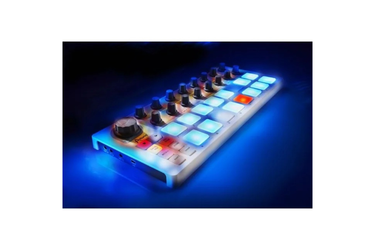 MIDI контроллер ARTURIA BEATSTEP