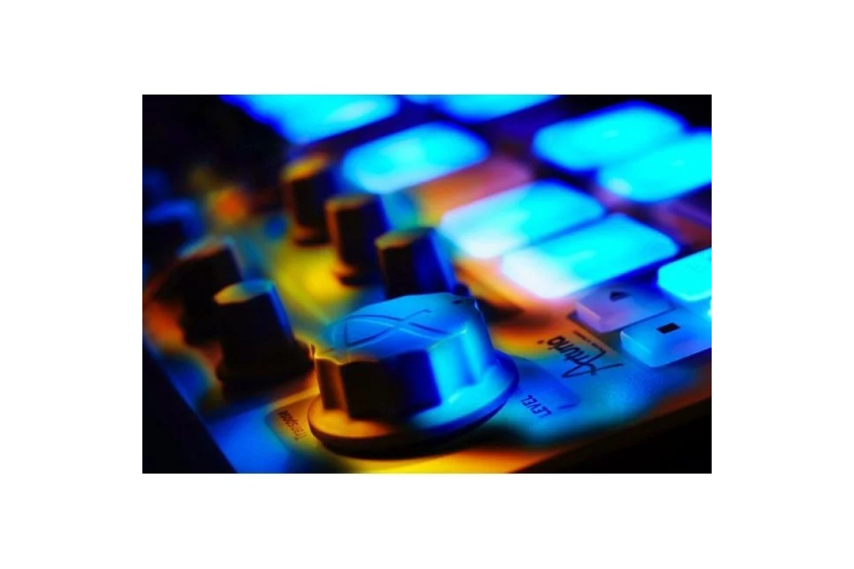 MIDI контроллер ARTURIA BEATSTEP