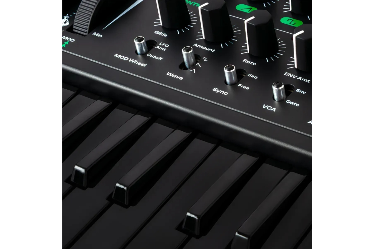 Синтезатор ARTURIA MICROBRUTE UFO EDITION