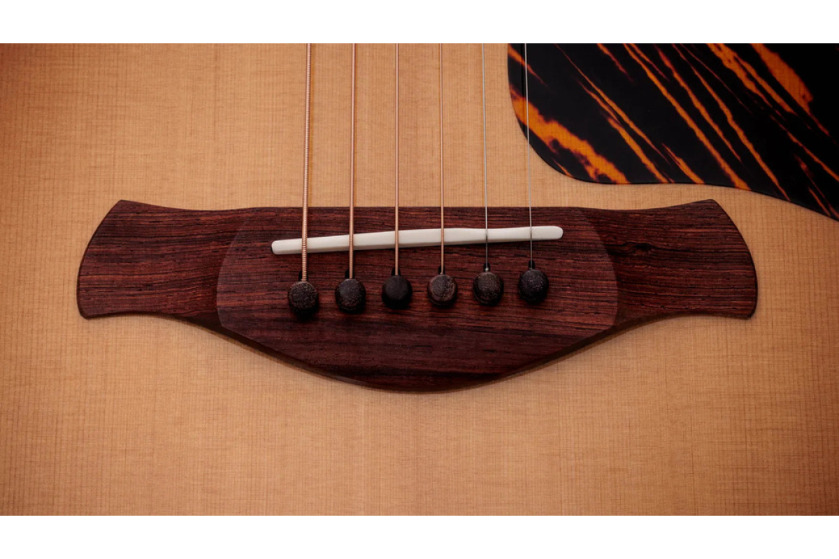 Гитара электроакустическая TAYLOR GUITARS Gold Label 717e Sunburst Firestripe Pickguard