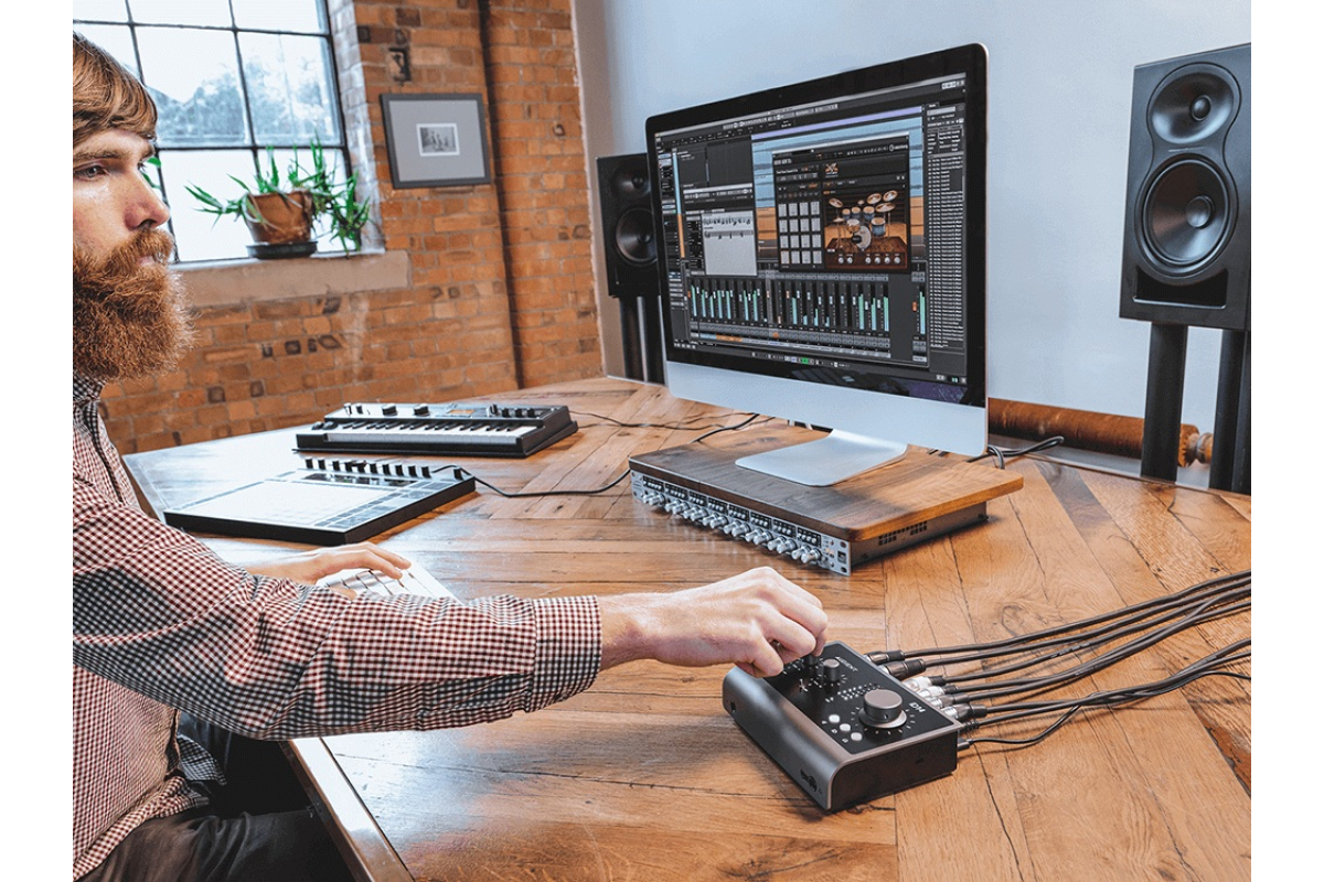 Попередній підсилювач мікрофонний AUDIENT ASP880