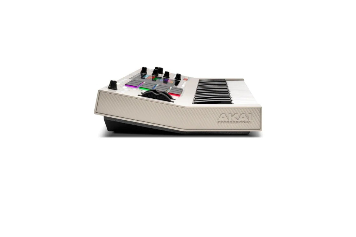 MIDI клавиатура AKAI MPC Key 37 G2