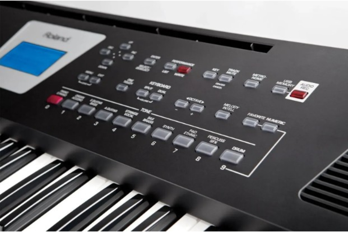 Синтезатор з автоакомпанементом ROLAND BK3BK
