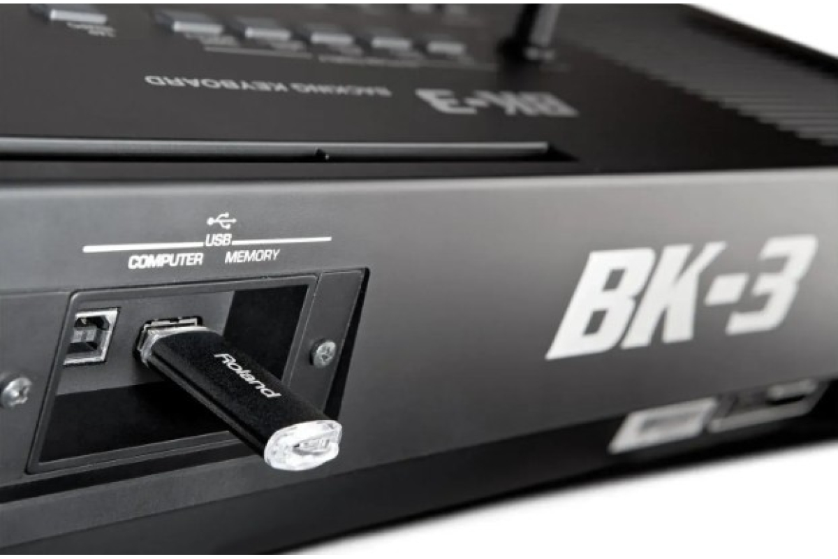 Синтезатор з автоакомпанементом ROLAND BK3BK