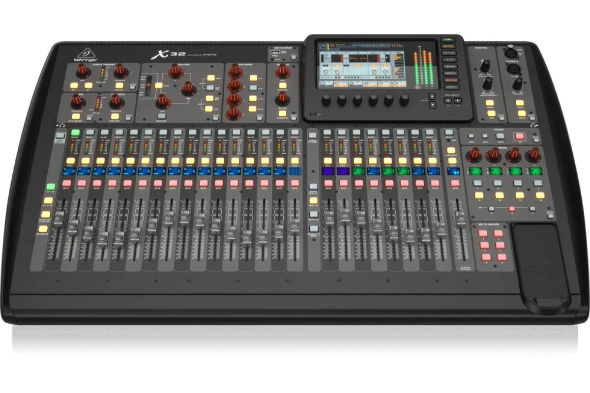 Мікшерний пульт BEHRINGER X32