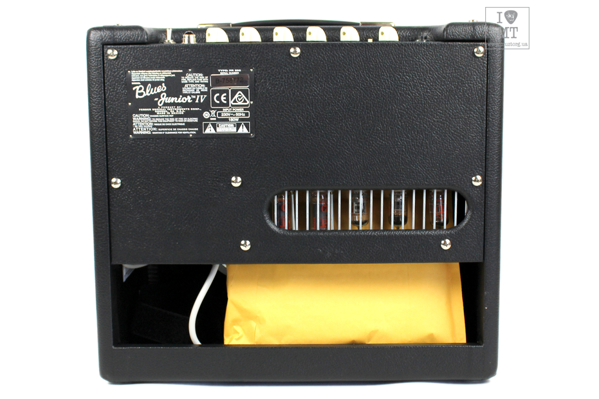 Гітарний комбопідсилювач FENDER BLUES JUNIOR IV