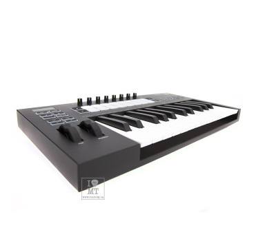 Купить NOVATION LaunchKey 25 MK3 MIDI клавиатура онлайн