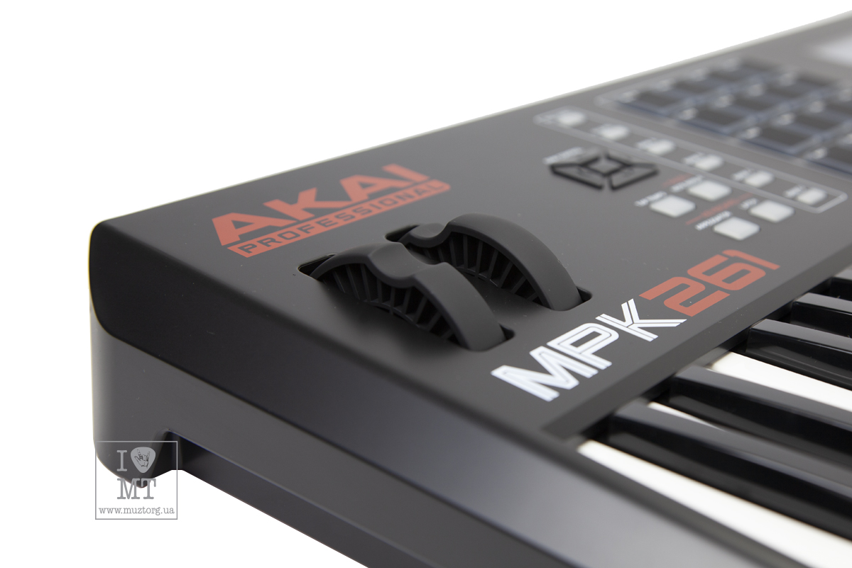 AKAI MPK261 MIDI контролер