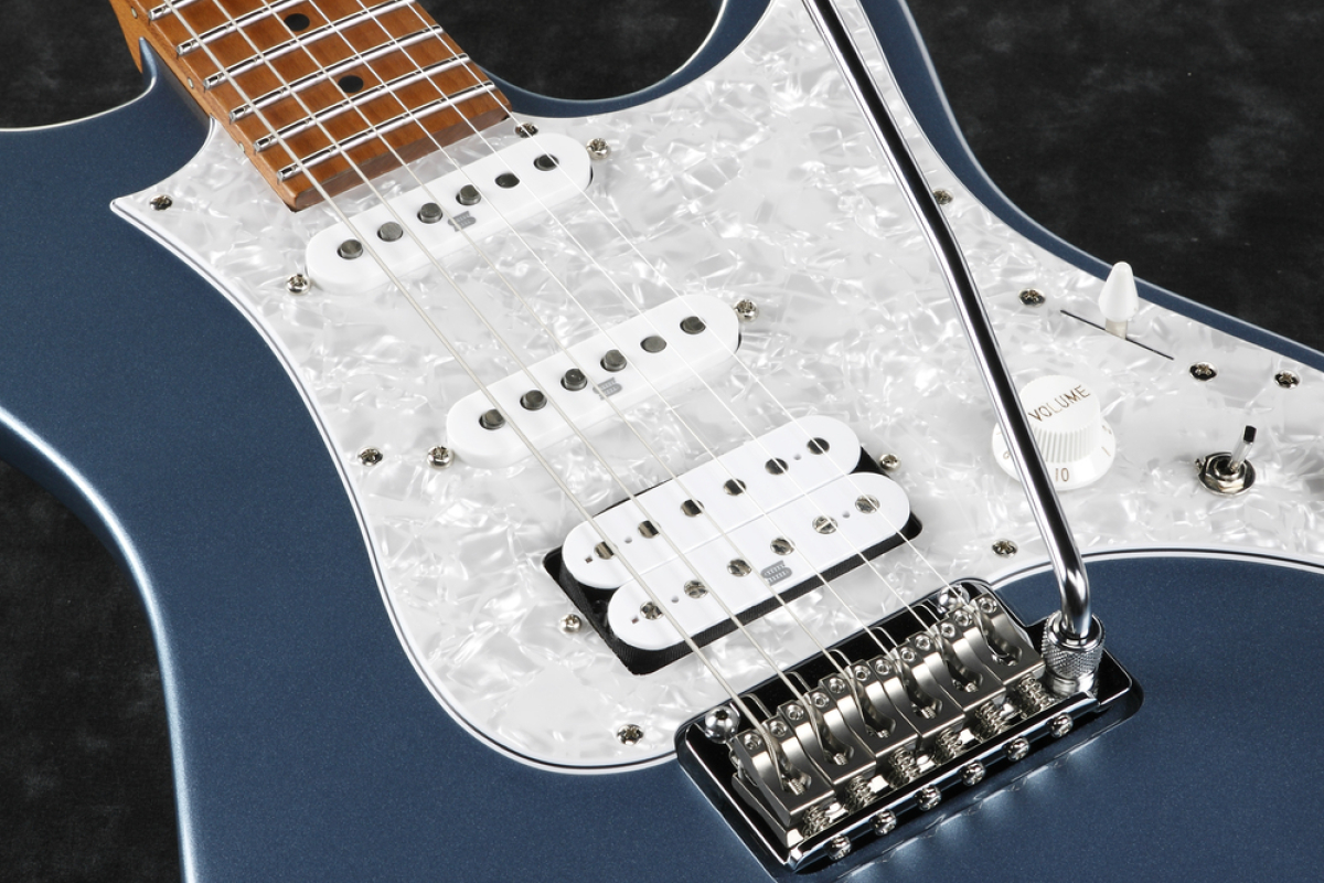 Электрогитара IBANEZ AZ2204 ICM