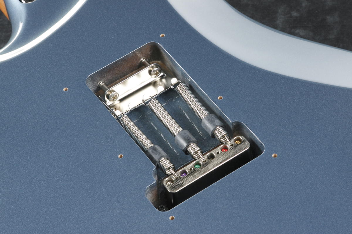 Электрогитара IBANEZ AZ2204 ICM