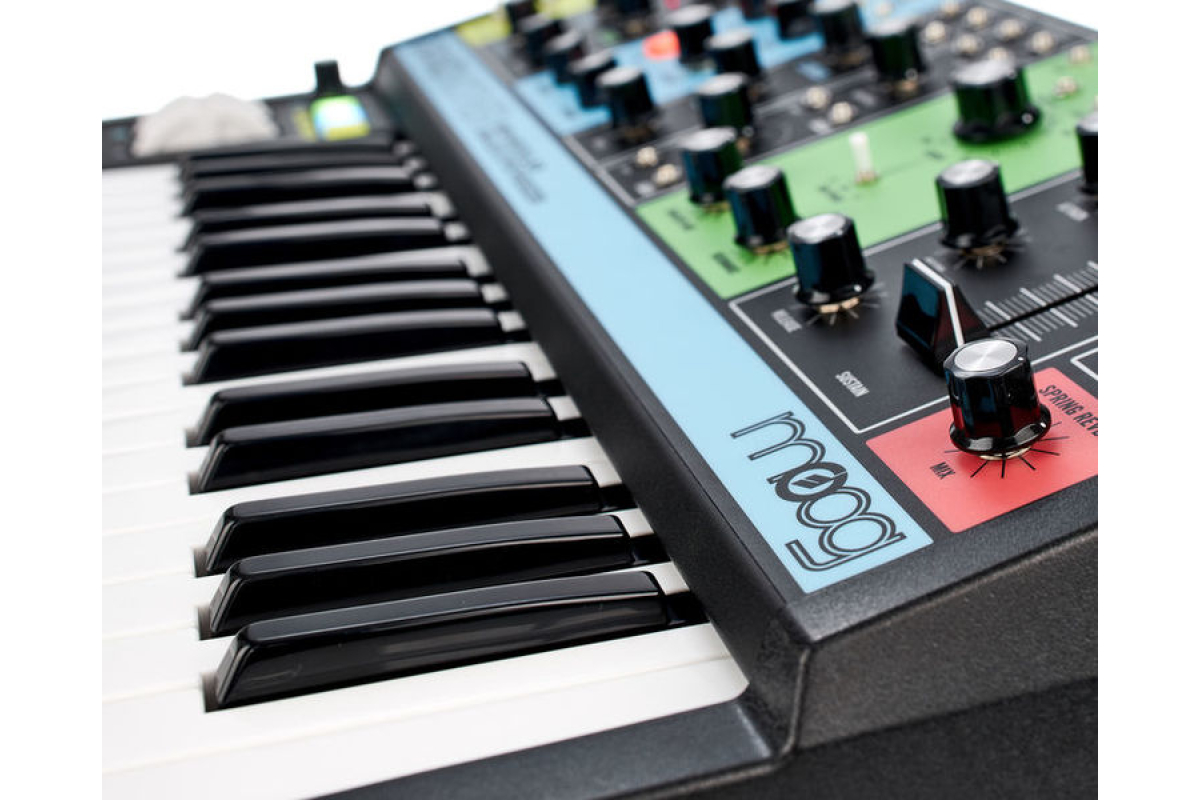 MOOG GRANDMOTHER Синтезатор аналоговий