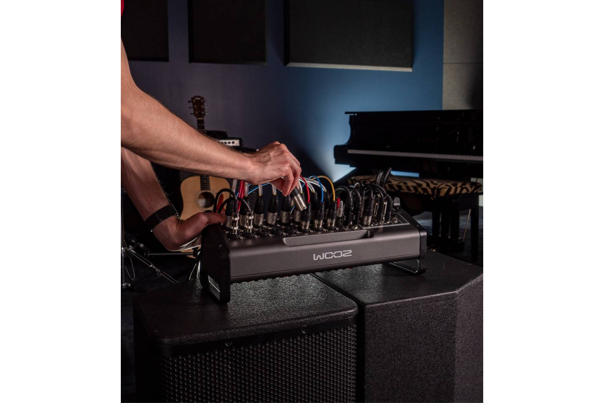 ZOOM LiveTrak L-20R Микшерный пульт
