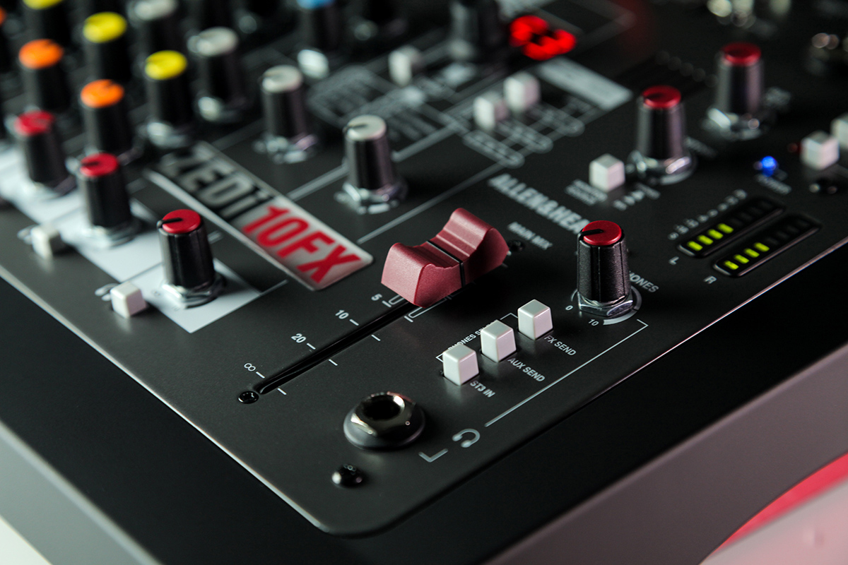 Allen Heath ZEDi-10FX Микшерный пульт