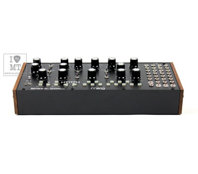 Купить MOOG MOTHER-32 Синтезатор аналоговый онлайн