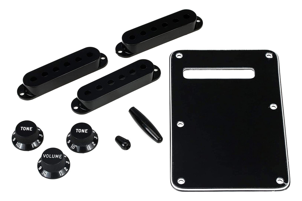 Набор аксессуаров для электрогитары FENDER STRATOCASTER ACCESSORY KITS BLACK