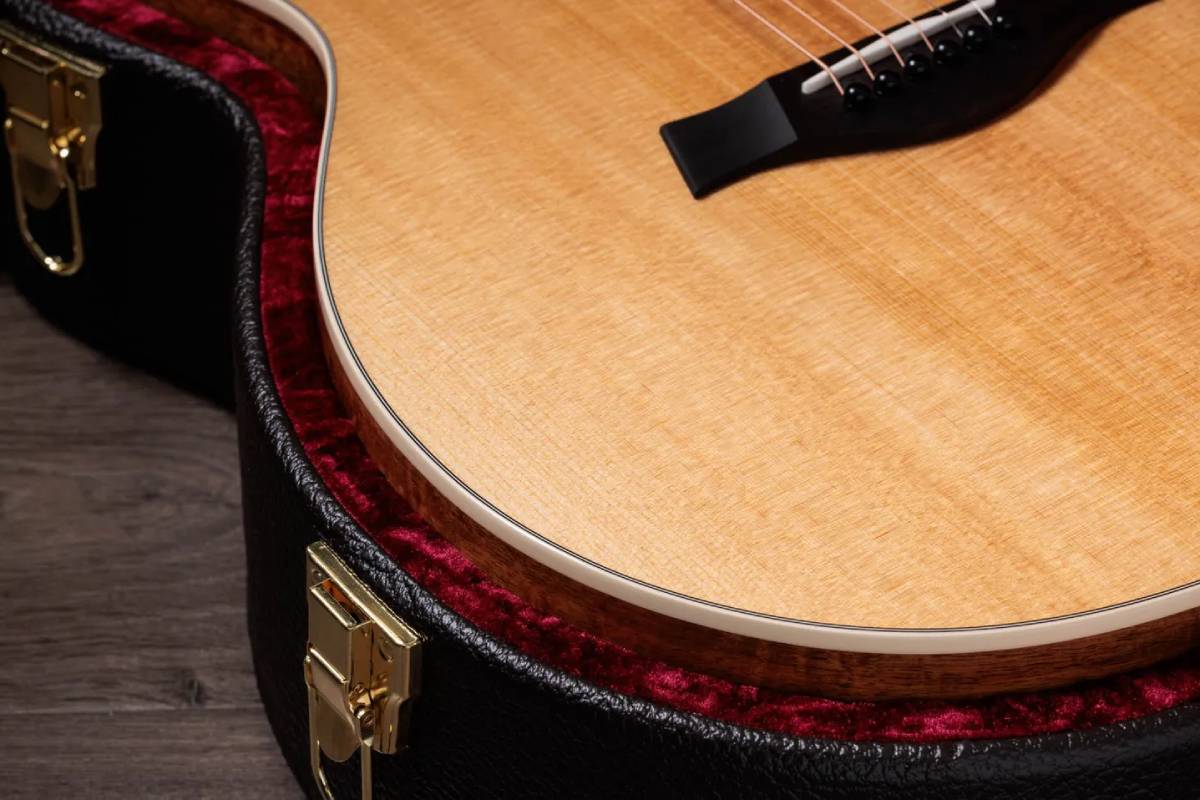 Гітара електроакустична TAYLOR GUITARS 214ce-K DLX
