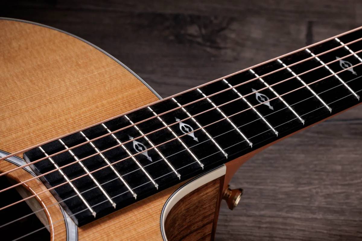 Гітара електроакустична TAYLOR GUITARS 214ce-K DLX