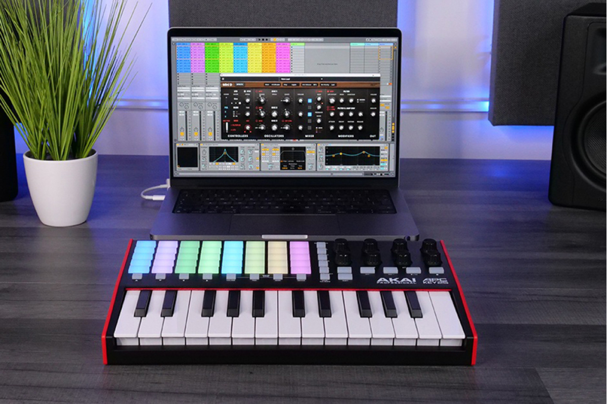MIDI клавіатура AKAI APC Key 25 II