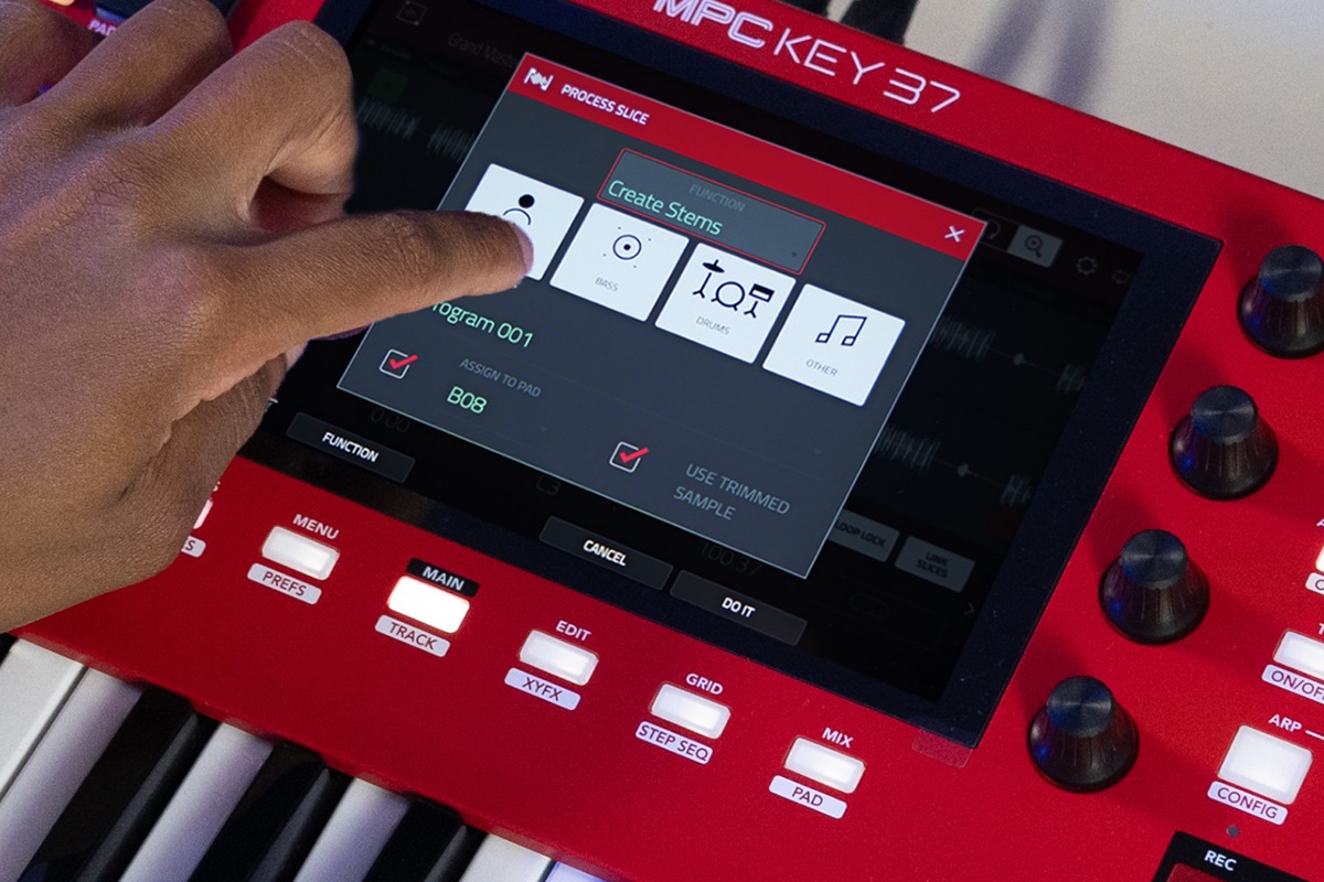 MIDI клавіатура AKAI MPC KEY 37