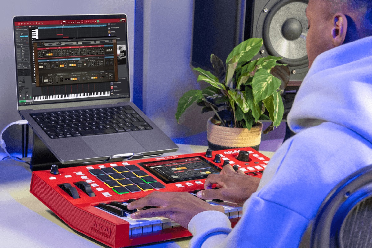 MIDI клавіатура AKAI MPC KEY 37