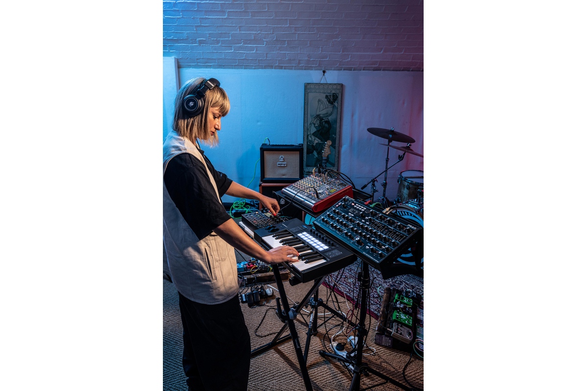 MIDI клавиатура NOVATION Launchkey 25 MK4