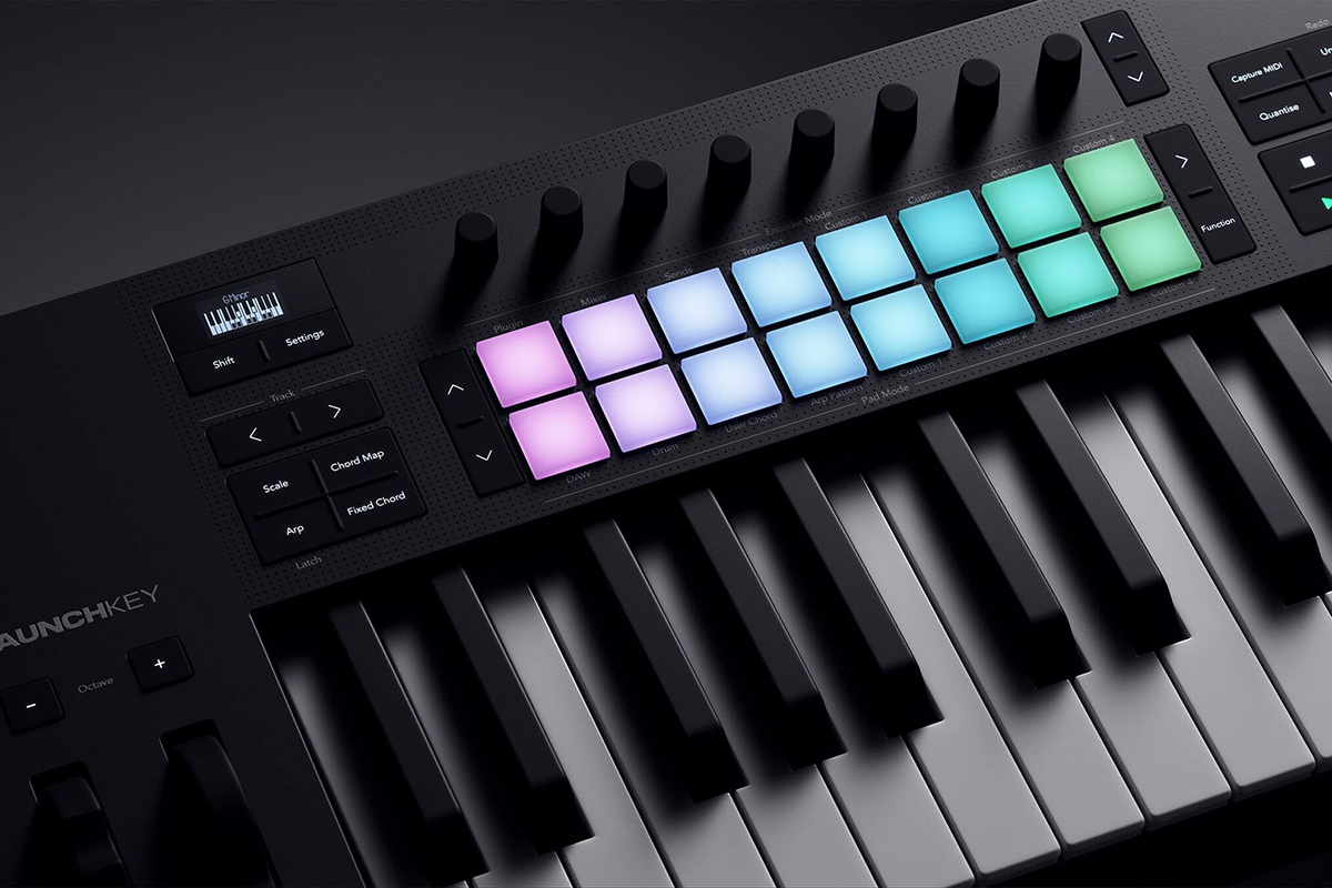 MIDI клавиатура NOVATION Launchkey 25 MK4