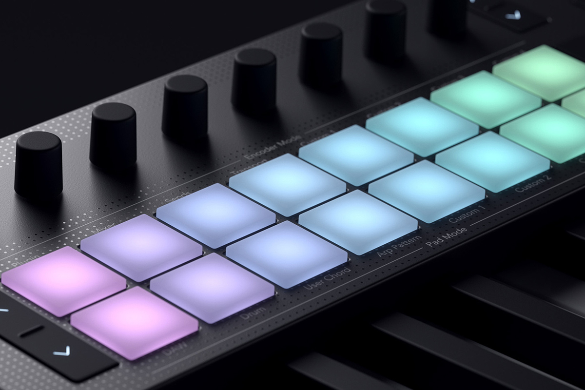MIDI клавиатура NOVATION Launchkey 25 MK4